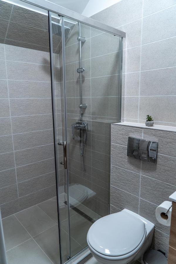 Rozsa Etterem & Panzio Bed & Breakfast Peçuy Dış mekan fotoğraf